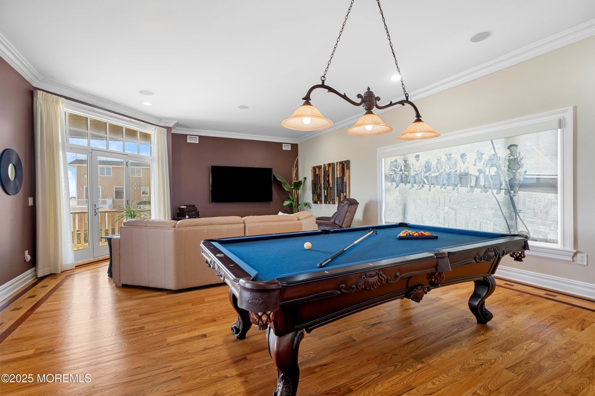 Billiard Table, Game Room, Interior, Living room, Pendant Lights, Recessed Lighting, Wood Texture Flooring