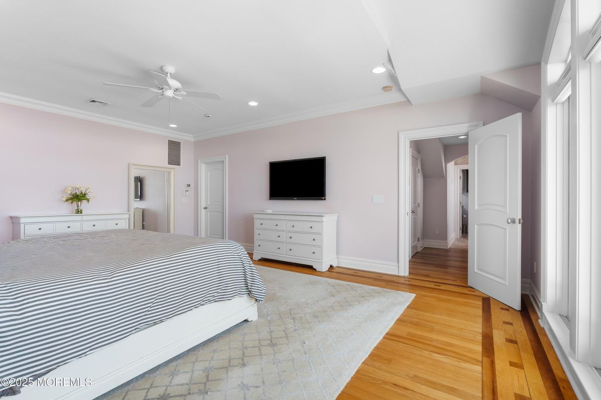 Bedroom, Interior, Recessed Lighting, Wood Texture Flooring