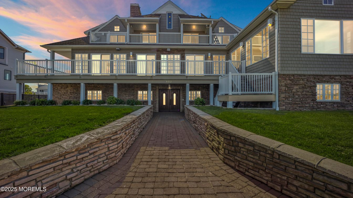Exterior, Facade, Brick Facade, Queen Anne Victorian