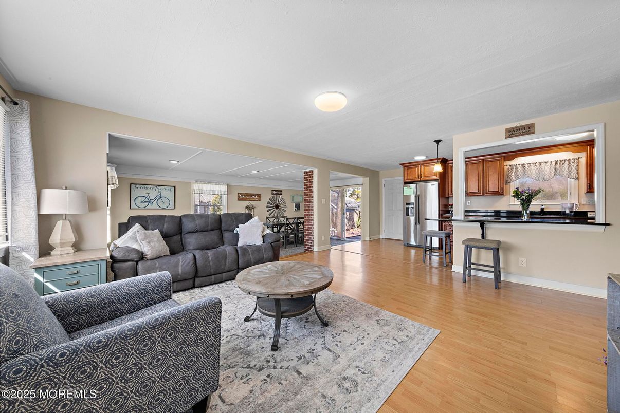 Interior, Kitchen, Living room, Pendant Lights, Recessed Lighting, Wood Texture Flooring