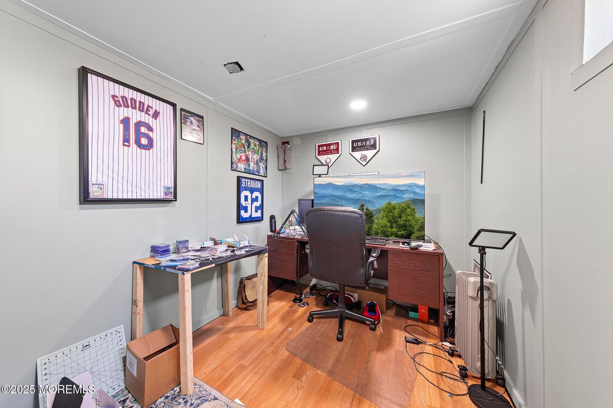 Home Office, Interior, Recessed Lighting, Wood Texture Flooring