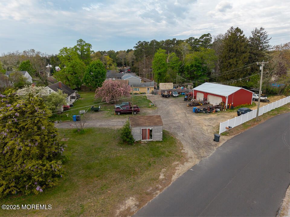 Exterior, Drone