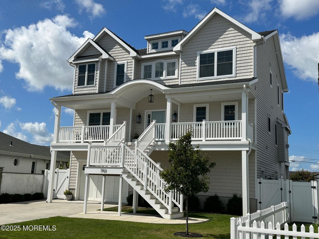Exterior, Facade, Queen Anne Victorian