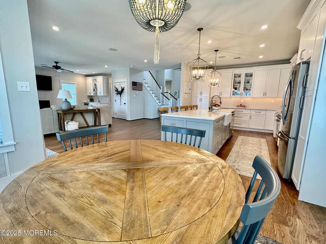 Dining room, Interior, Kitchen, Pendant Lights, Recessed Lighting, Wood Texture Flooring