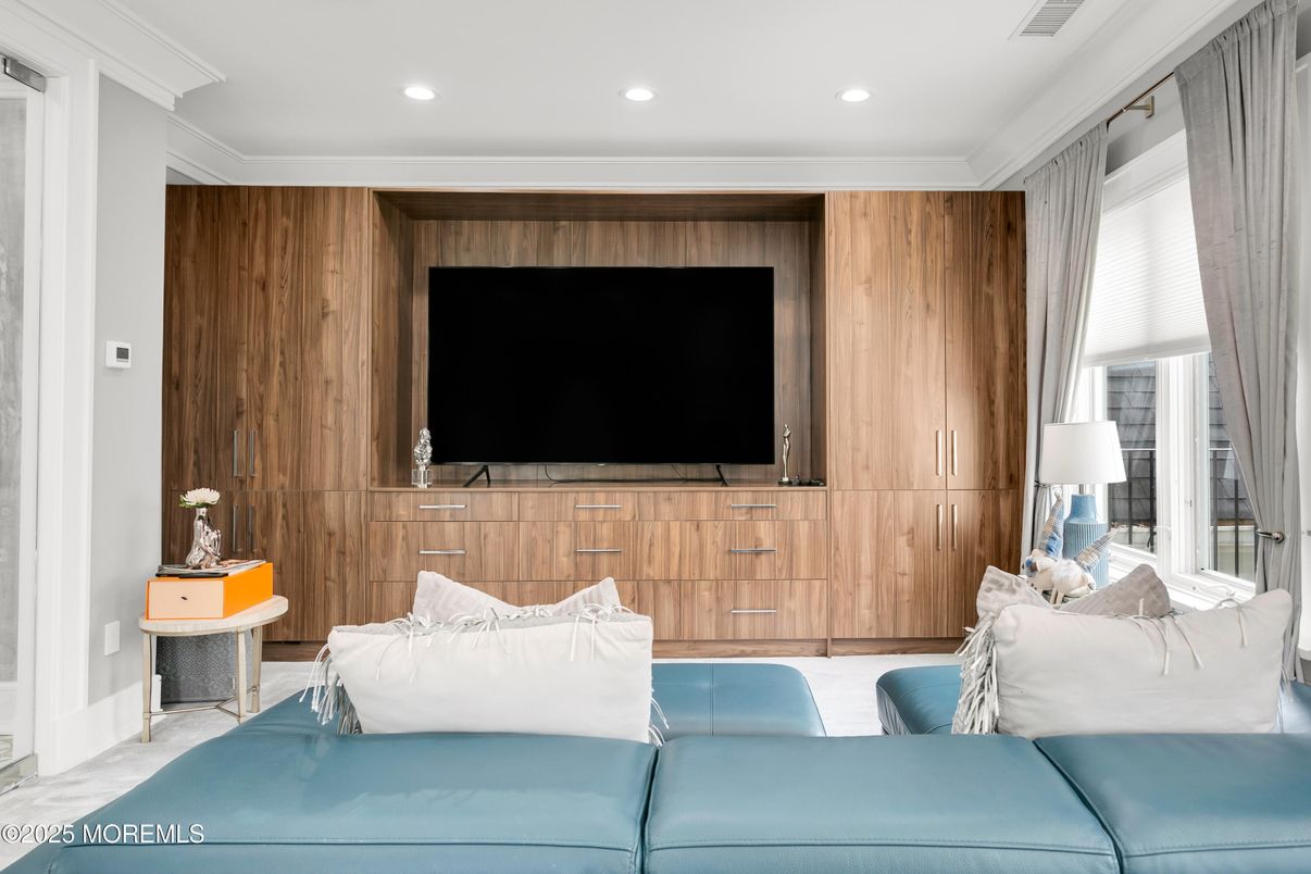 Bedroom, Interior, Living room, Recessed Lighting, Wooden Walls