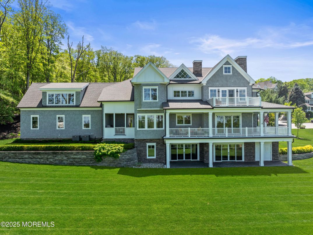 Exterior, Facade, Farmhouse
