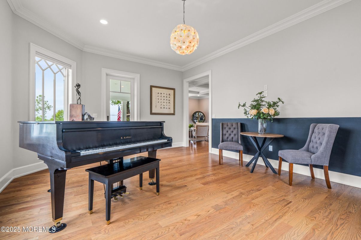 Interior, Pendant Lights, Piano, Recessed Lighting, Wood Texture Flooring