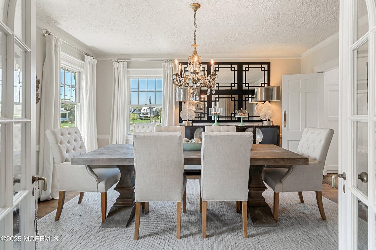 Chandelier, Dining room, Interior