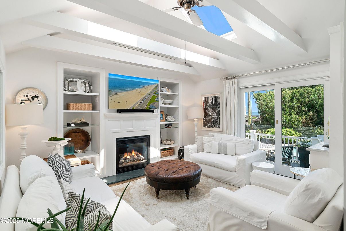 Fireplace, Interior, Living room