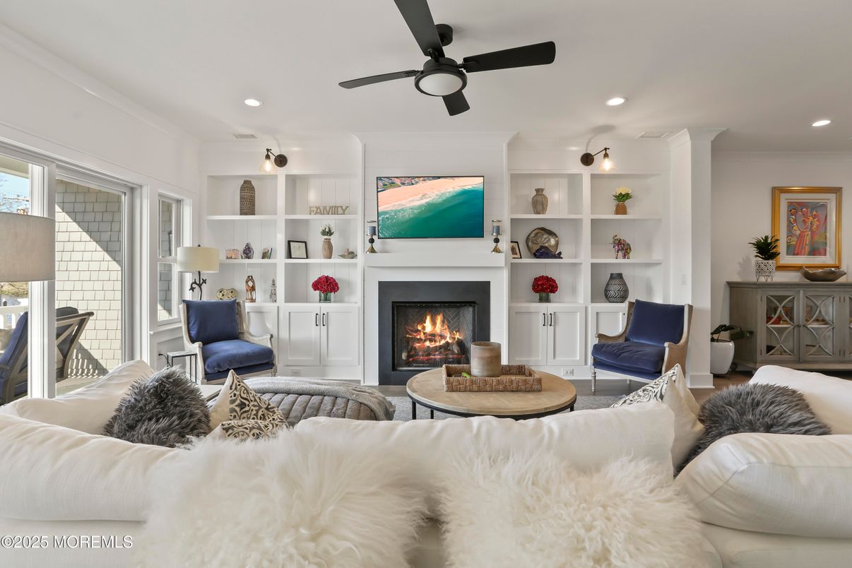 Fireplace, Interior, Living room, Recessed Lighting