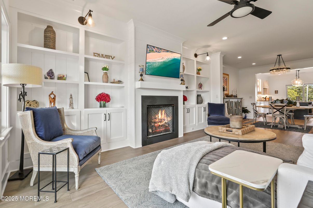 Dining room, Fireplace, Interior, Pendant Lights, Recessed Lighting, Wood Texture Flooring