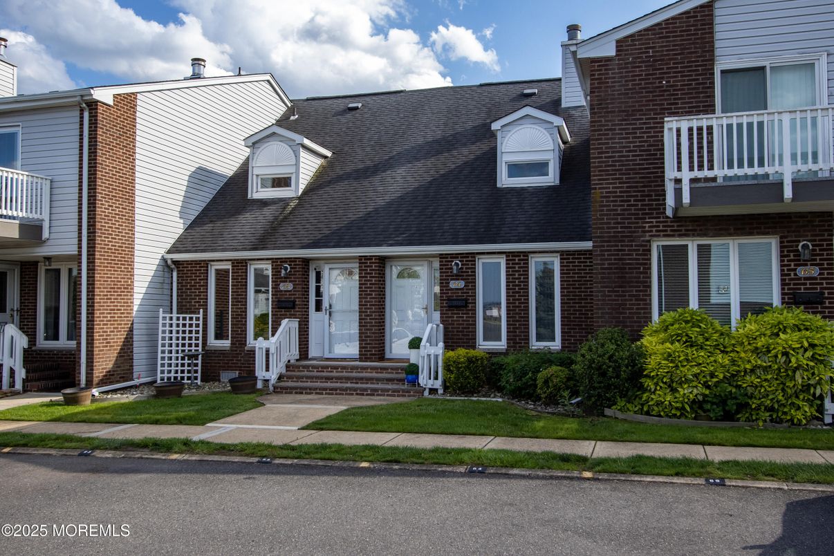 Exterior, Facade, Brick Facade, Cape Cod