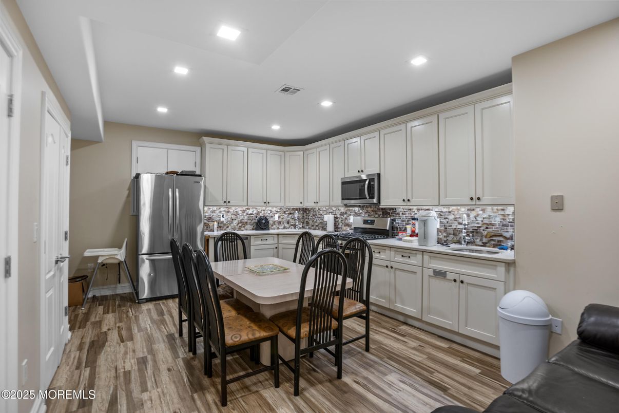 Dining room, Interior, Kitchen, Recessed Lighting, Wood Texture Flooring