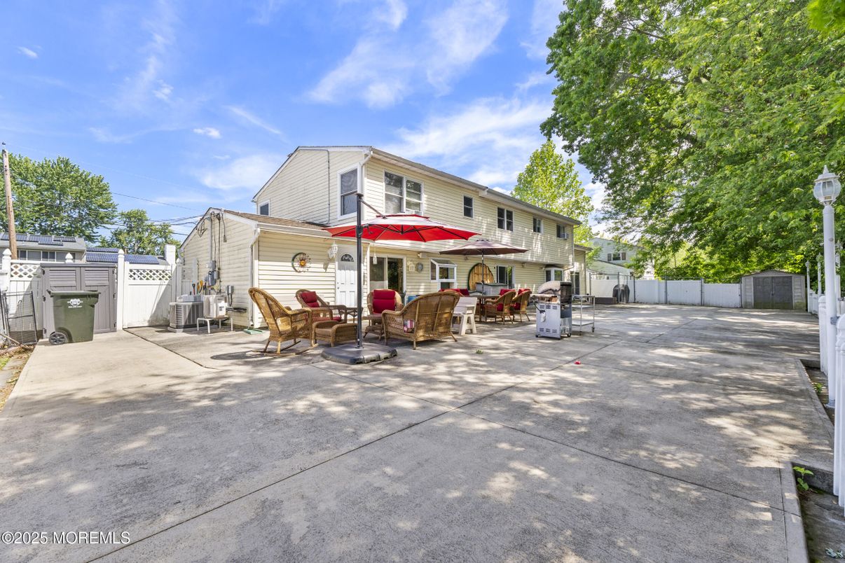 Backyard, Exterior