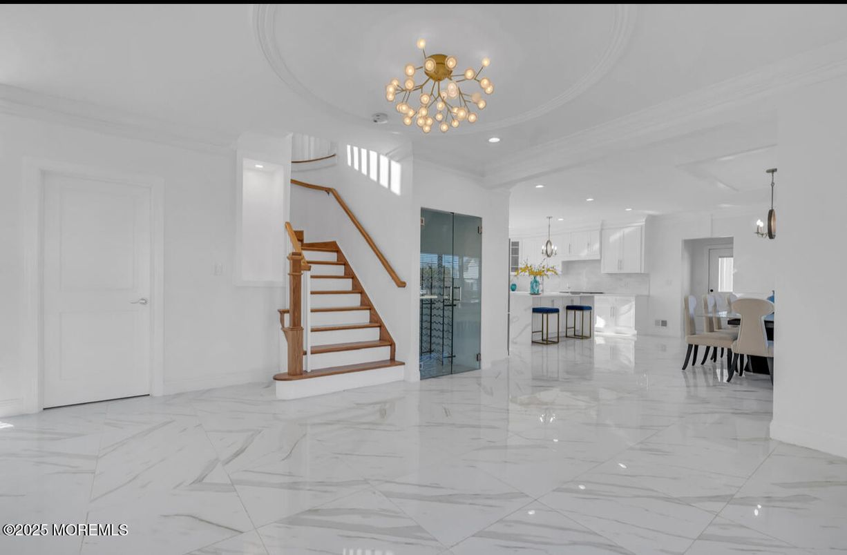 Chandelier, Dining room, Interior, Kitchen, Marble, Pendant Lights, Recessed Lighting