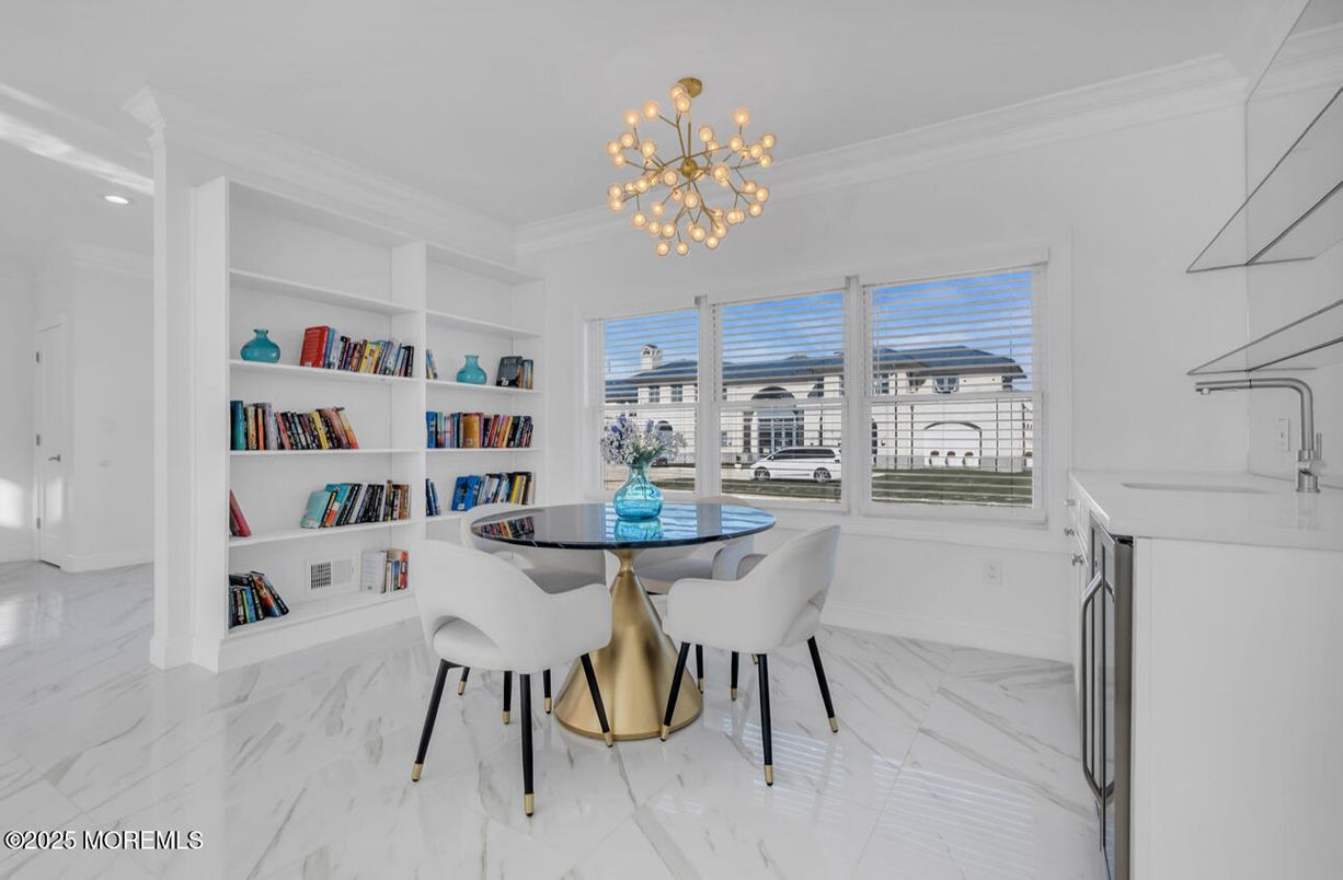 Dining room, Interior, Marble, Pendant Lights