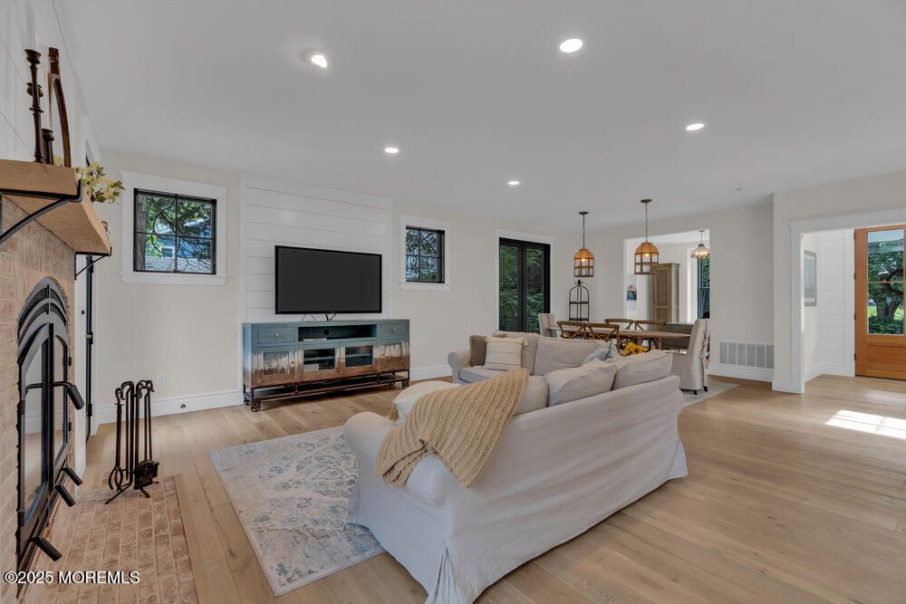 Dining room, Interior, Living room, Pendant Lights, Recessed Lighting, Wood Texture Flooring