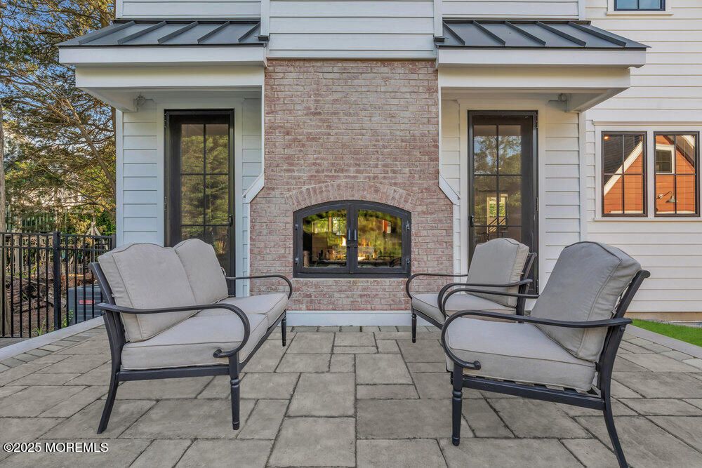 Exterior, Fireplace