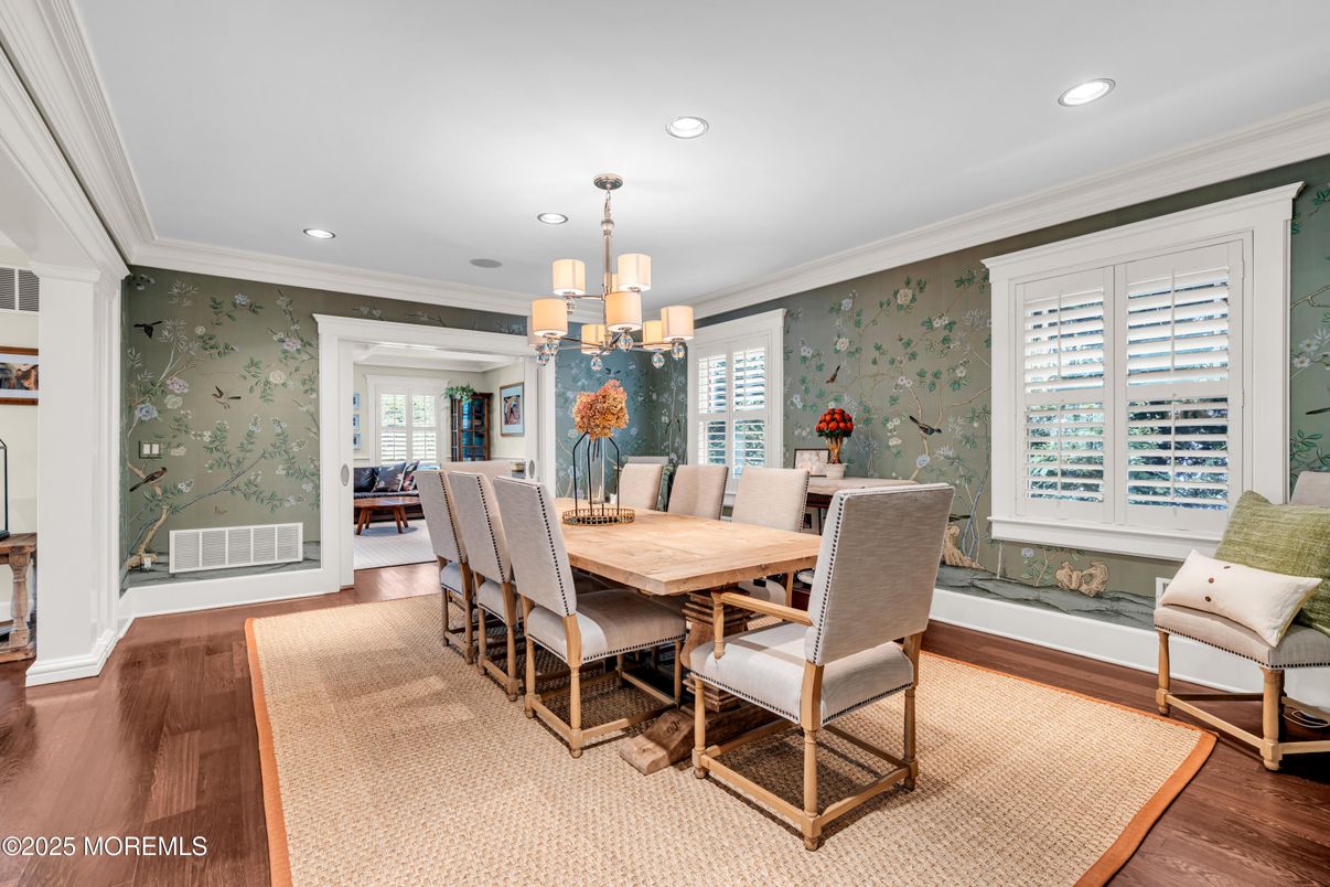 Chandelier, Dining room, Interior, Recessed Lighting, Wood Texture Flooring