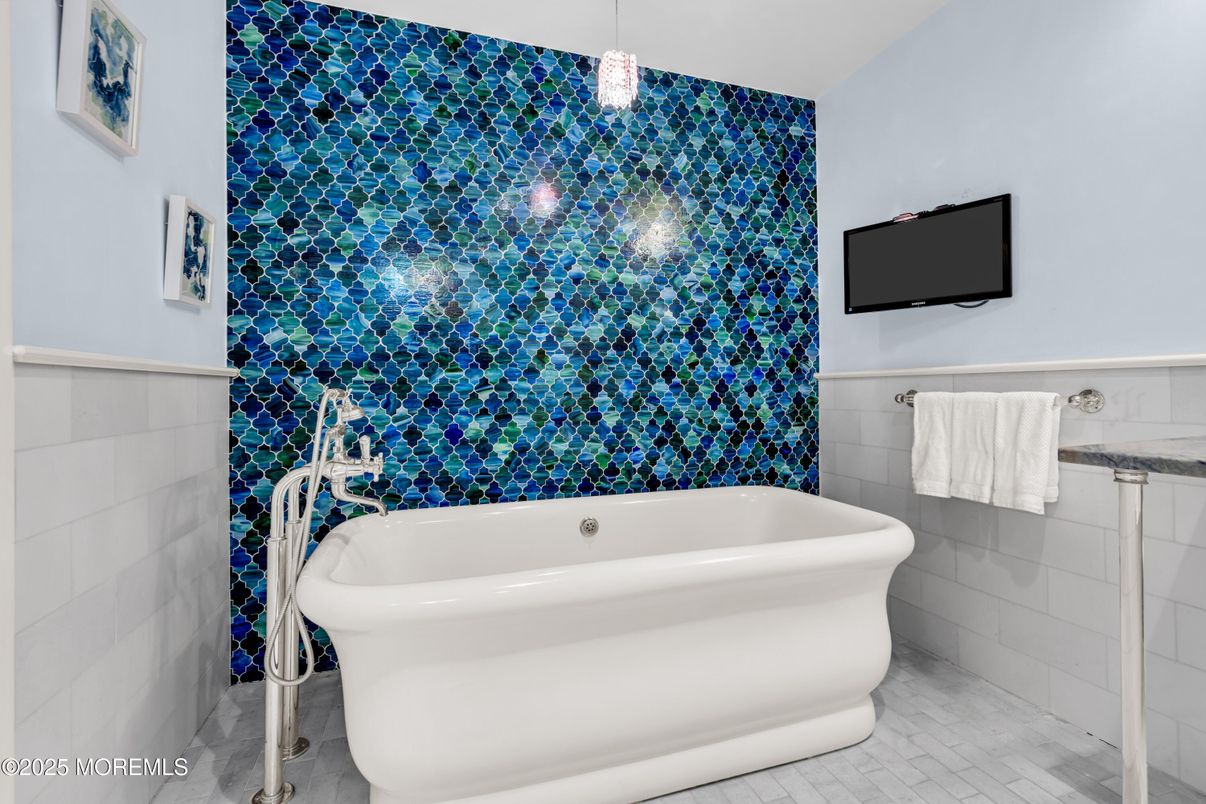 Bathroom, Free Standing Baths, Interior