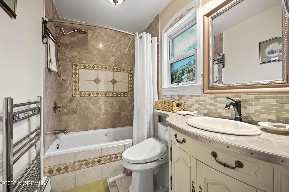 Bathroom, Interior, Tile Countertops