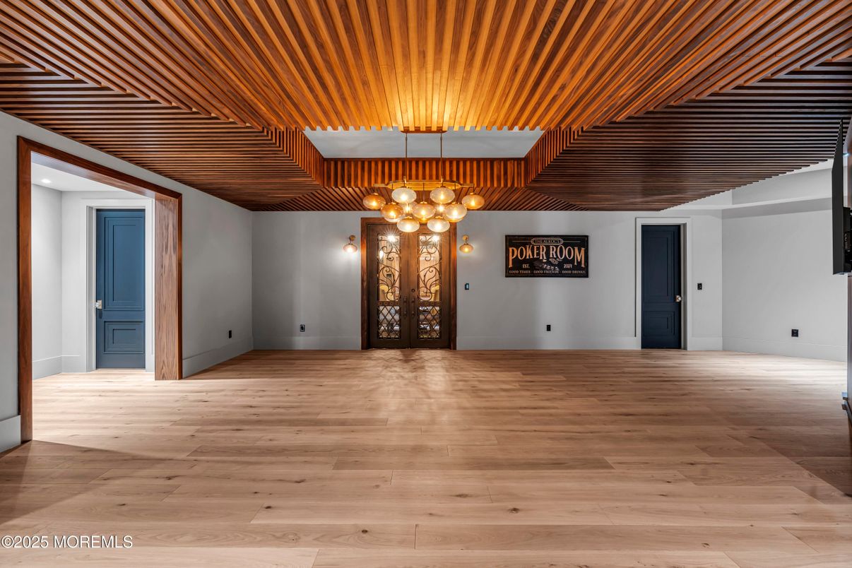 Empty room, Interior, Pendant Lights, Wooden Ceilings, Wood Texture Flooring