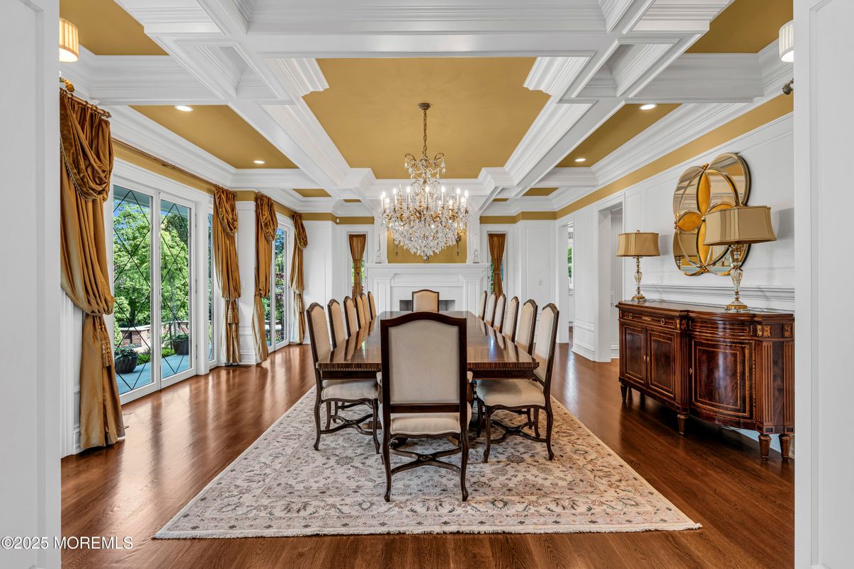 Chandelier, Dining room, Interior, Recessed Lighting, Wood Texture Flooring
