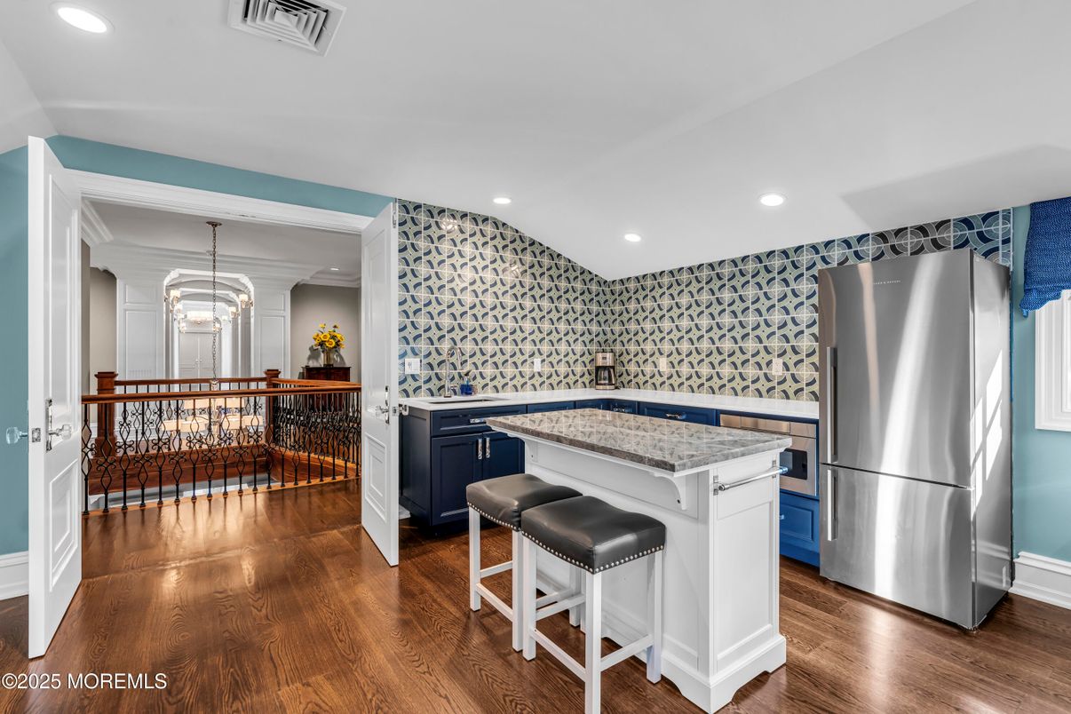 Chandelier, Dining room, Interior, Kitchen, Recessed Lighting, Wood Texture Flooring