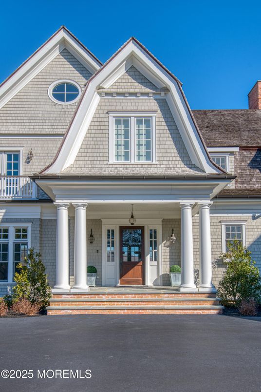 Exterior, Facade, Queen Anne Victorian