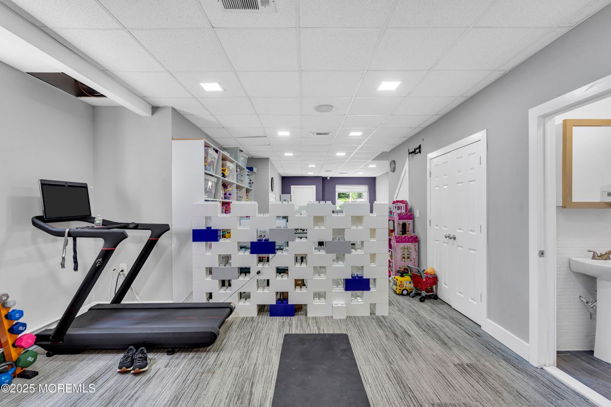 Fitness Equipment, Interior, Recessed Lighting
