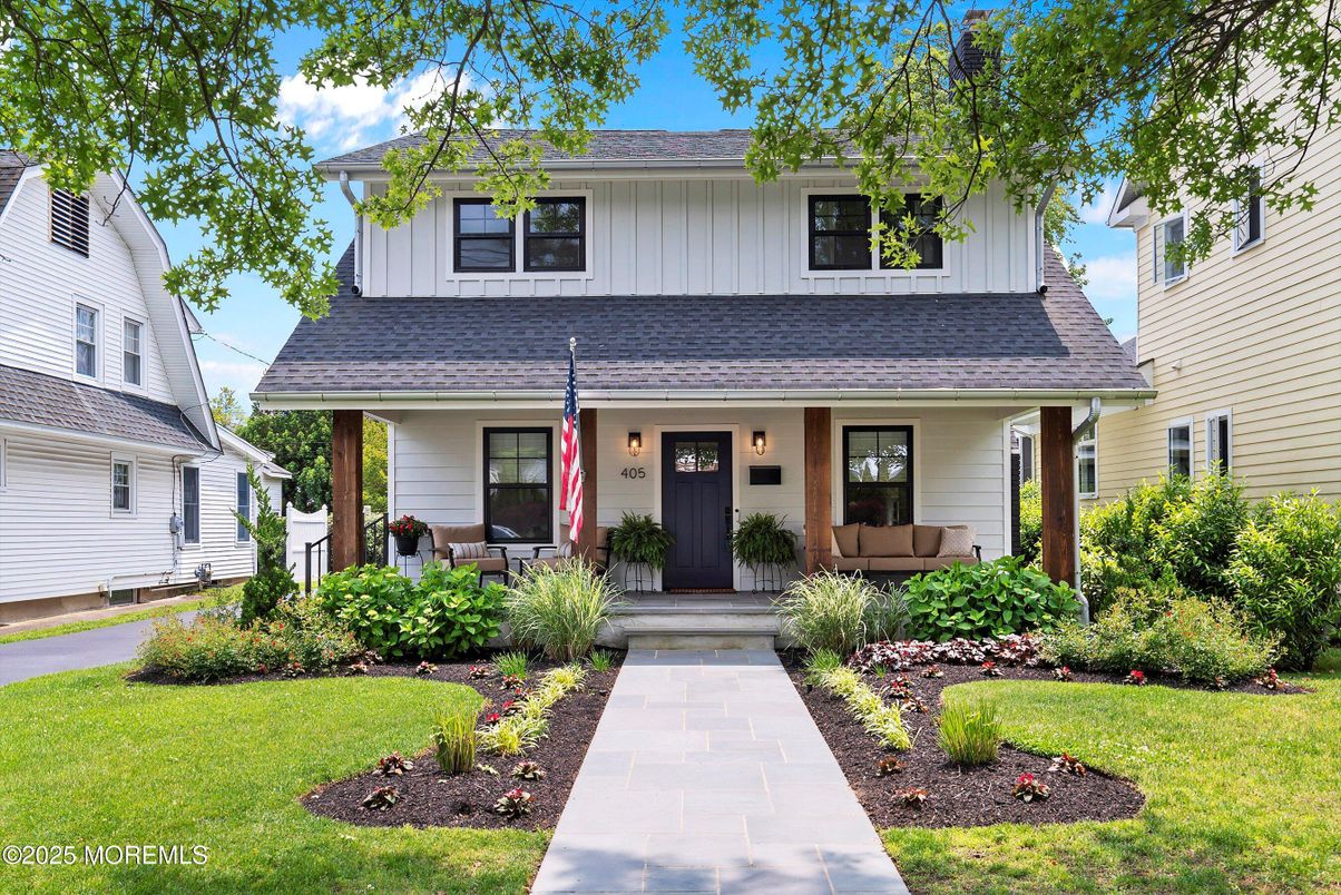 Exterior, Facade, Farmhouse