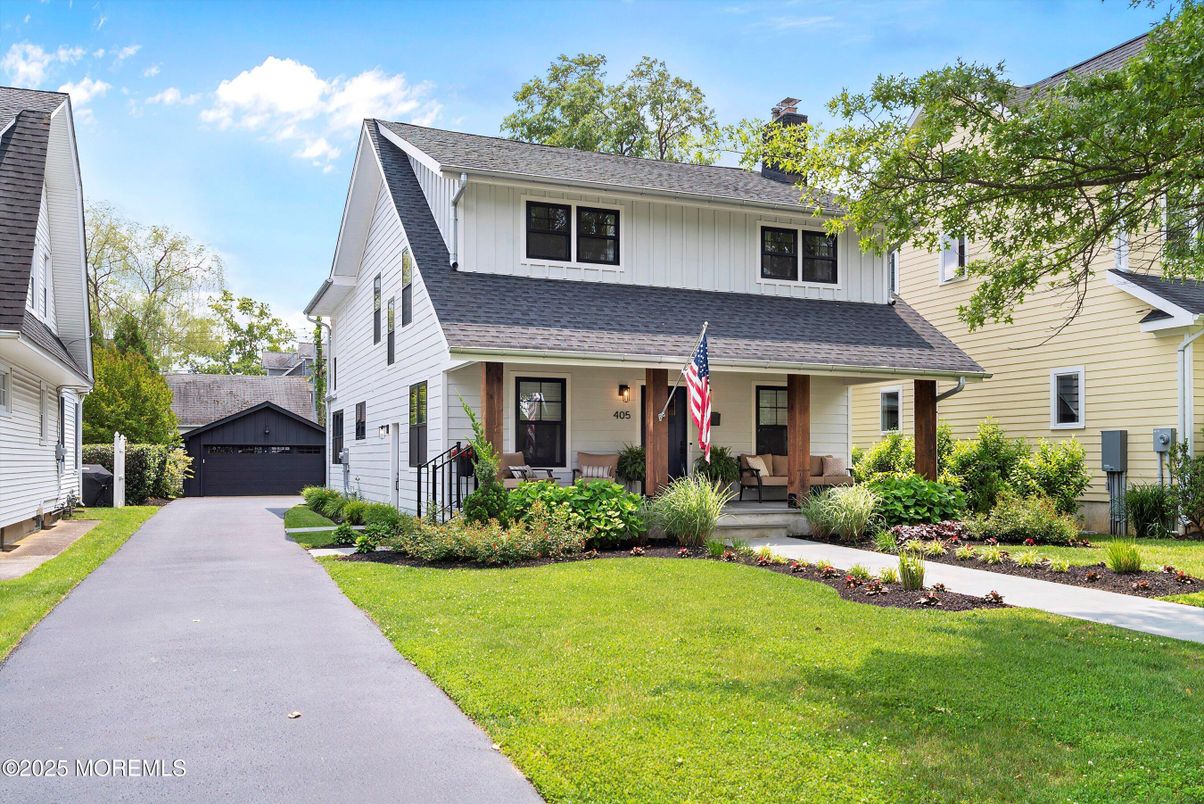 Detached Garage, Exterior, Facade, Split Level