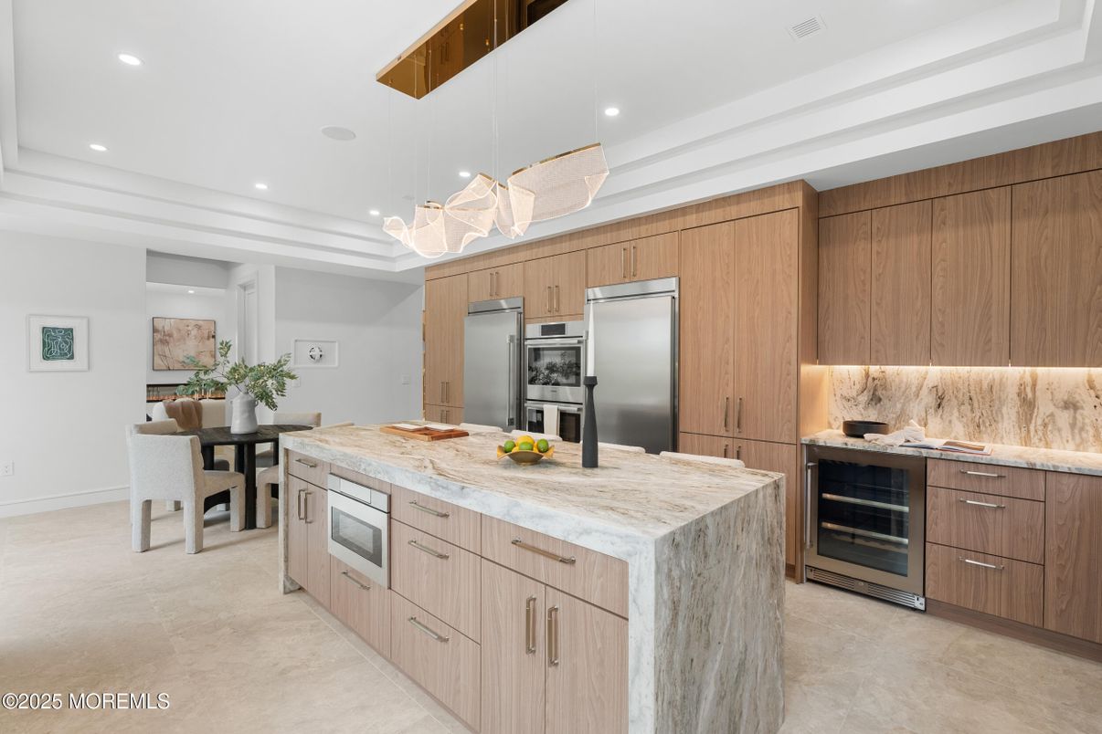 Dining room, Interior, Kitchen, Pendant Lights, Recessed Lighting, Stainless Steel Appliances