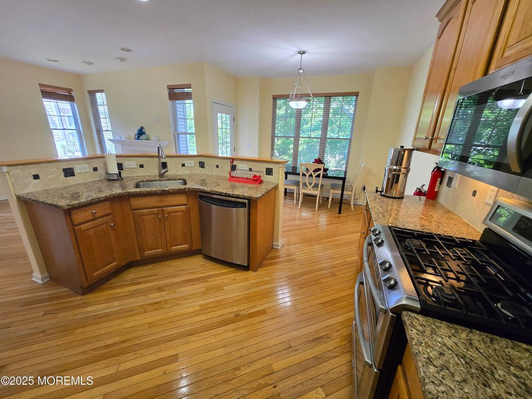 Dining room, Interior, Kitchen, Pendant Lights, Recessed Lighting, Wood Texture Flooring