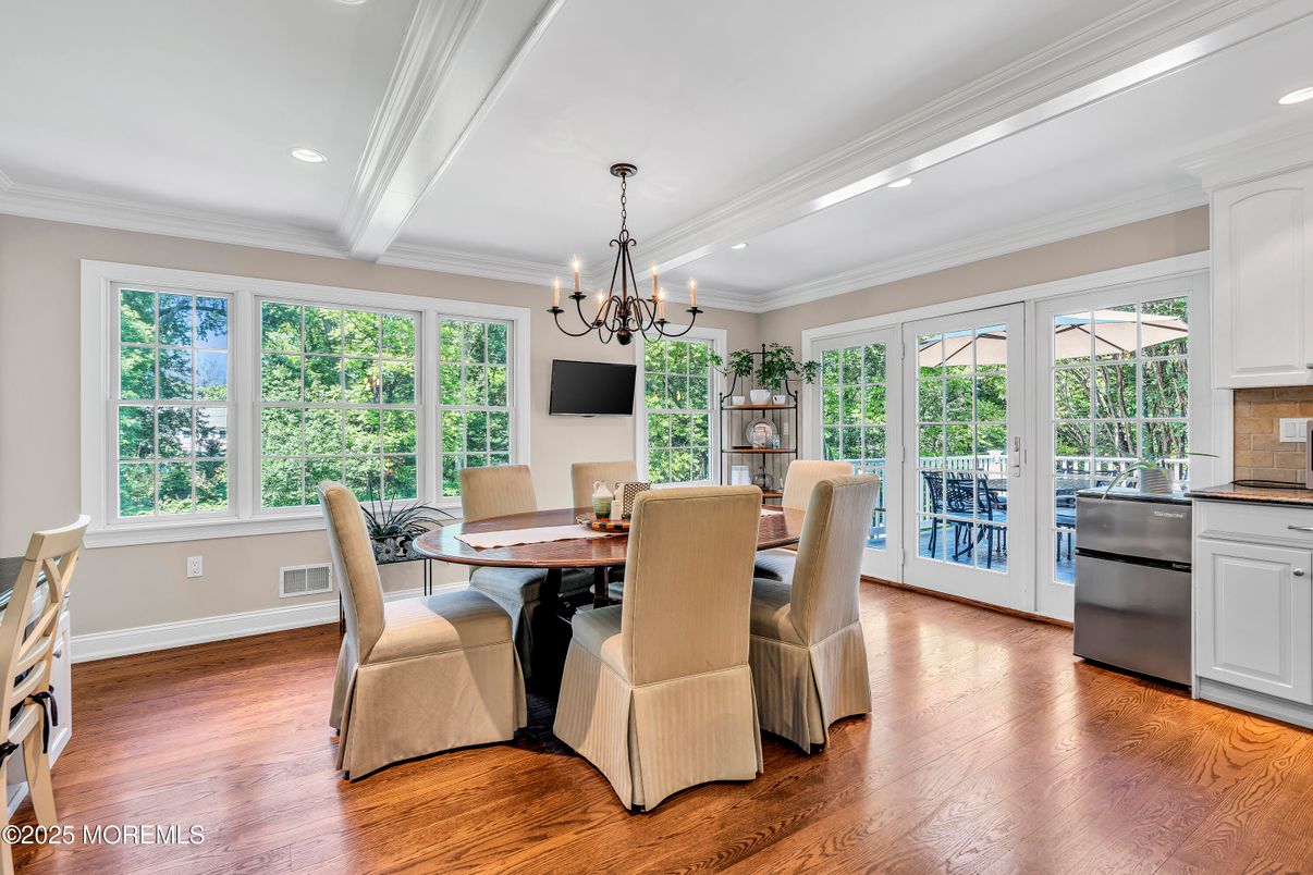 Chandelier, Dining room, Interior, Kitchen, Recessed Lighting, Wood Texture Flooring