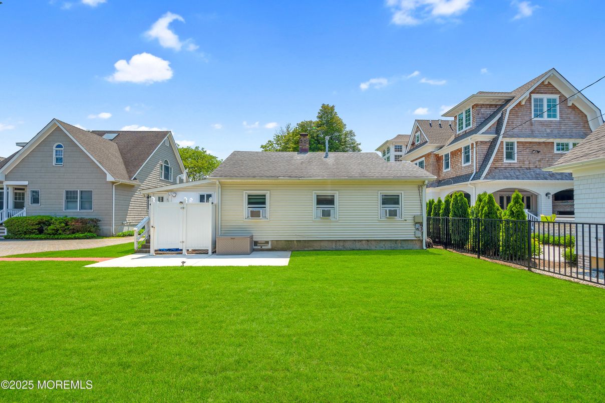 Backyard, Exterior