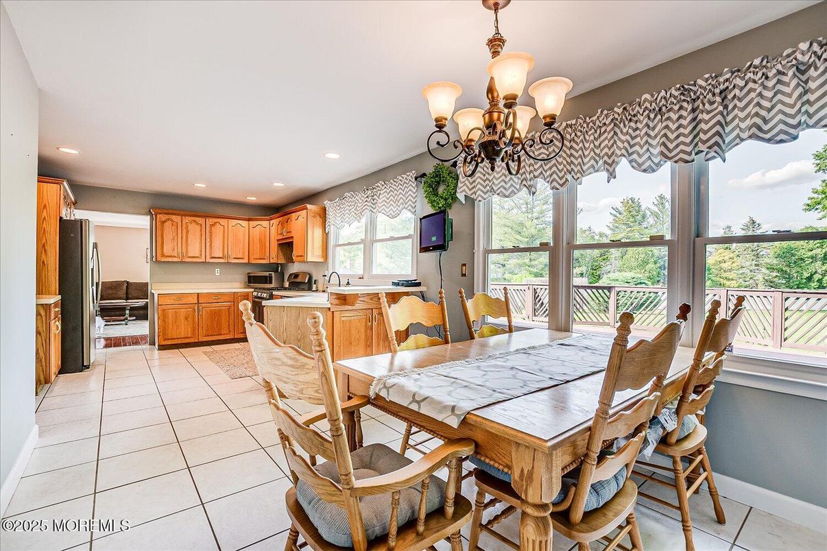 Chandelier, Dining room, Interior, Kitchen, Recessed Lighting