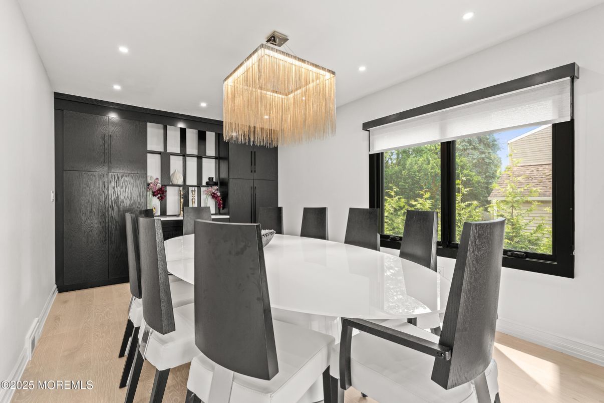 Chandelier, Dining room, Interior, Recessed Lighting, Wood Texture Flooring