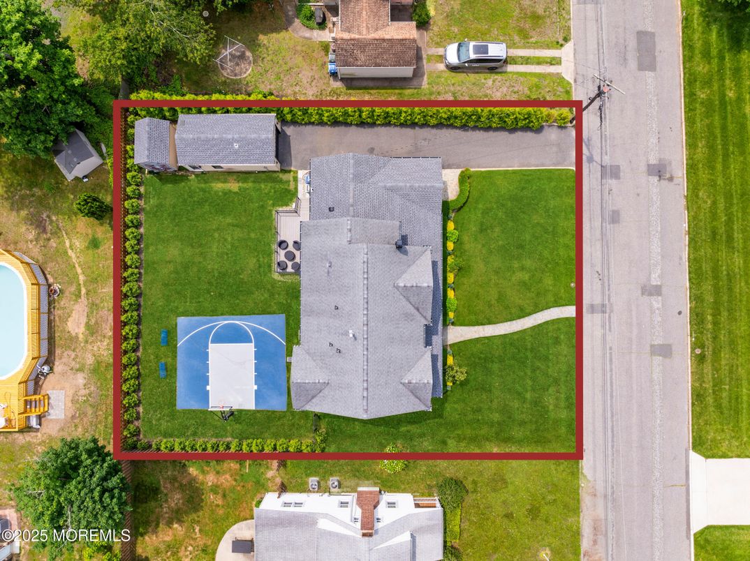 Exterior, Drone