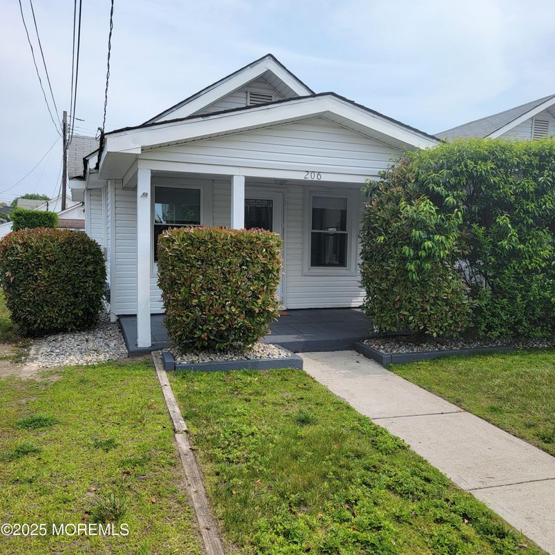 Exterior, Facade, American Craftsman