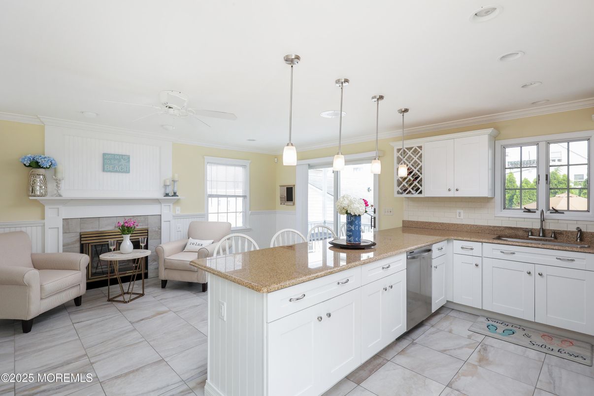 Fireplace, Interior, Kitchen, Pendant Lights, Recessed Lighting