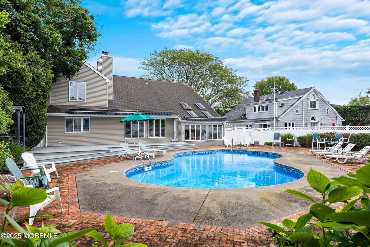 Exterior, Pool, Solar Panels