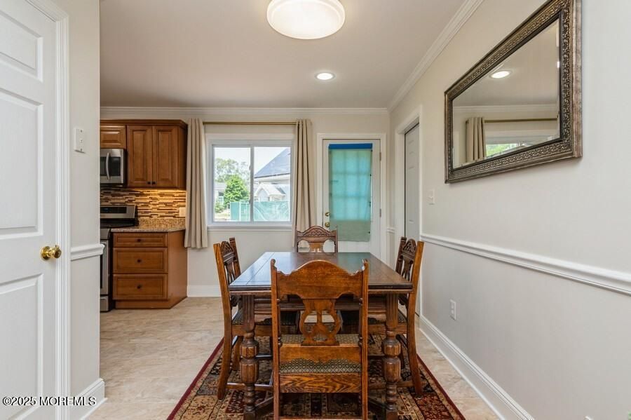 Dining room, Interior, Kitchen, Recessed Lighting