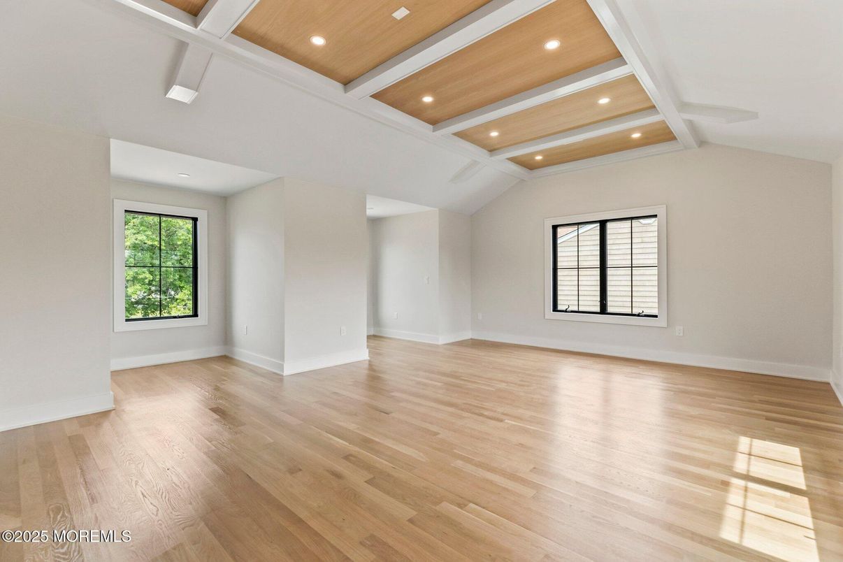 Empty room, Interior, Recessed Lighting, Wooden Ceilings, Wood Texture Flooring