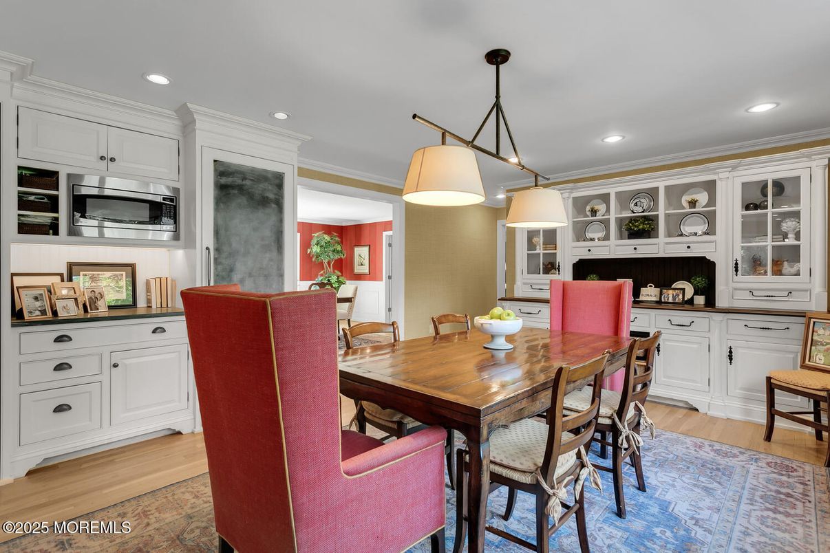 Dining room, Interior, Kitchen, Pendant Lights, Recessed Lighting, Wood Texture Flooring