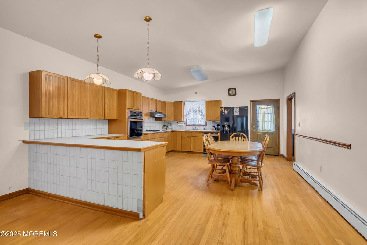 Dining room, Interior, Kitchen, Pendant Lights, Wood Texture Flooring