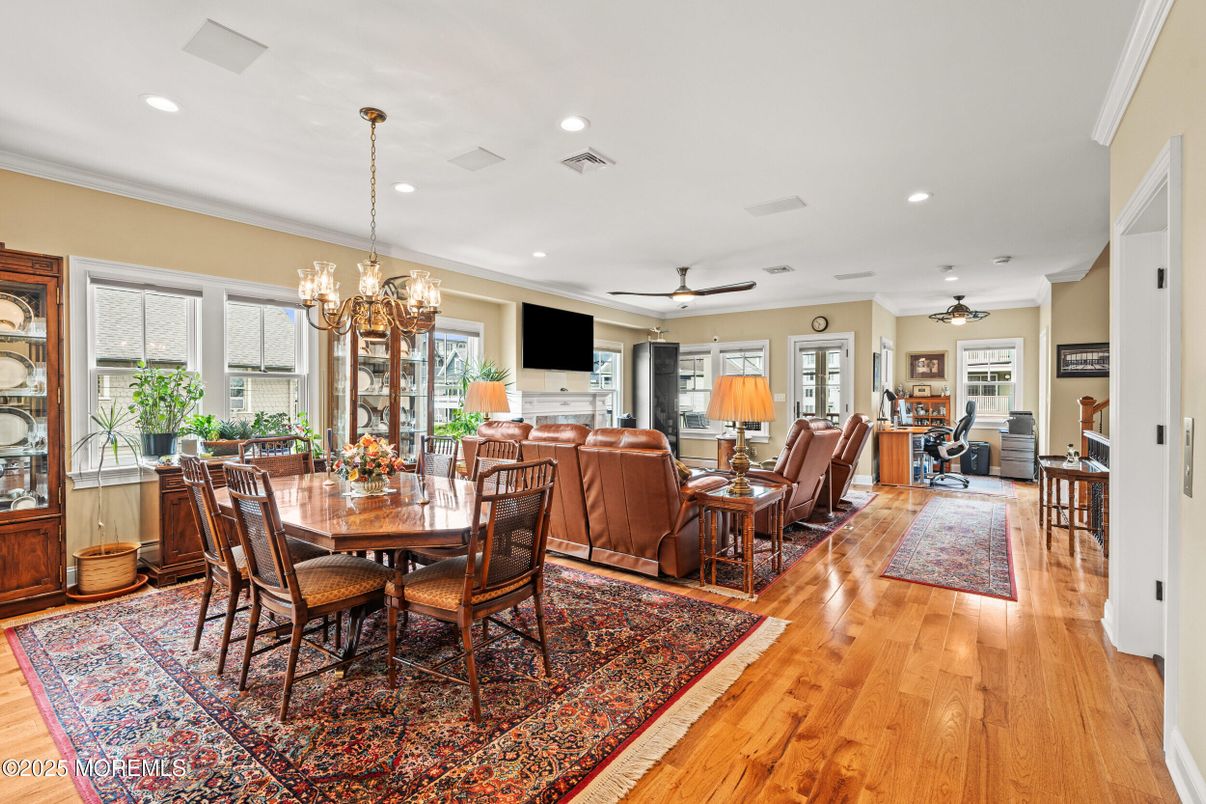 Chandelier, Dining room, Interior, Living room, Recessed Lighting, Wood Texture Flooring