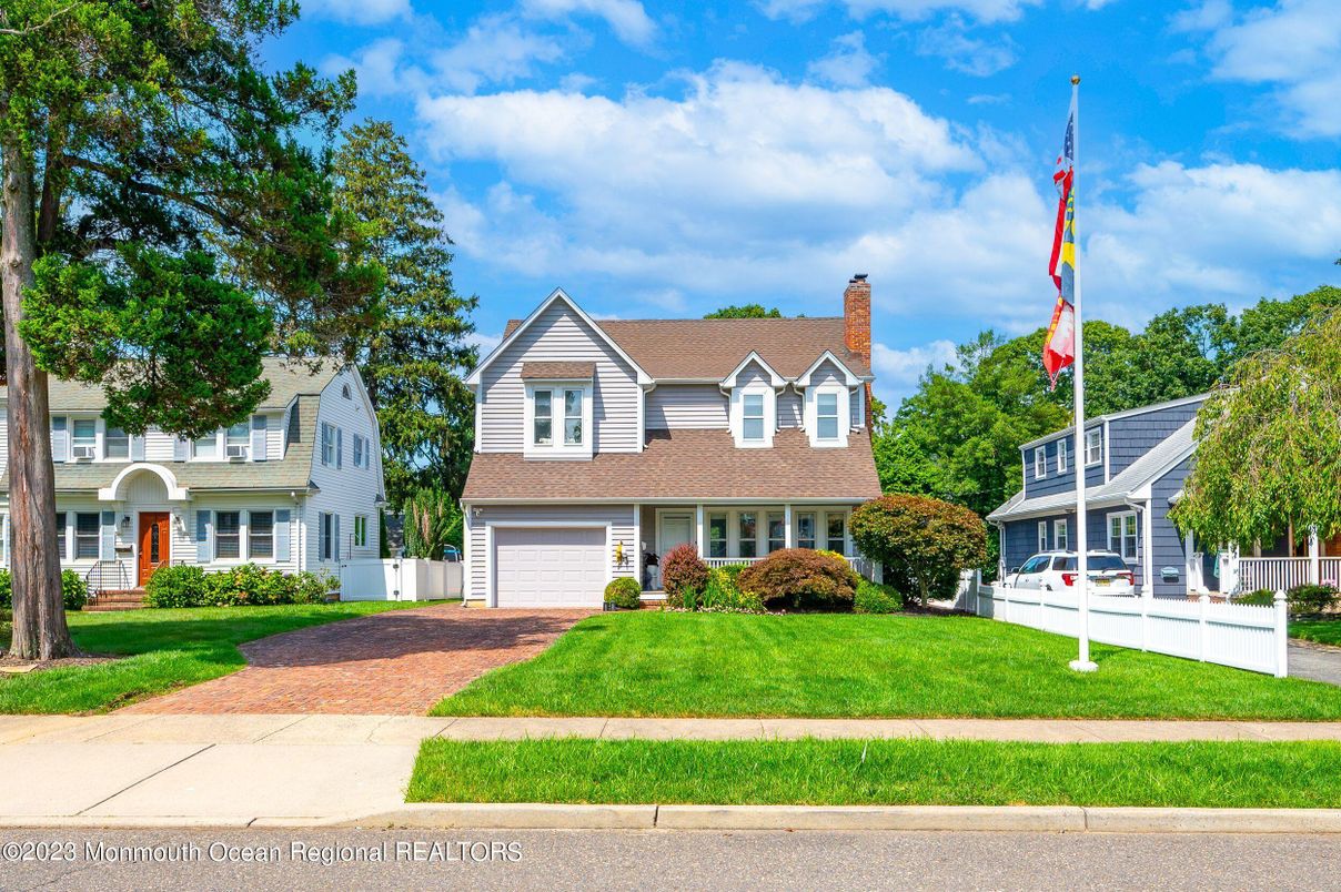Attached, Exterior, Facade, Solar Panels, Cape Cod