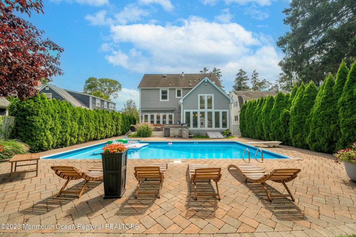 Exterior, Pool