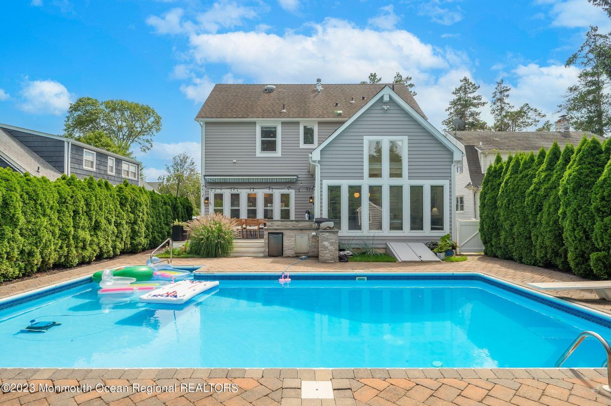 Exterior, Pool